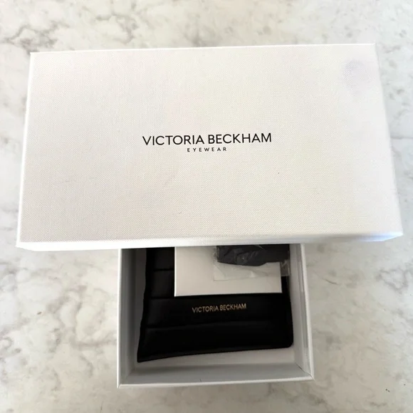 Victoria Beckham Tortoiseshell Sunglasses with Brown Gradient Lenses - Picture 8 of 9